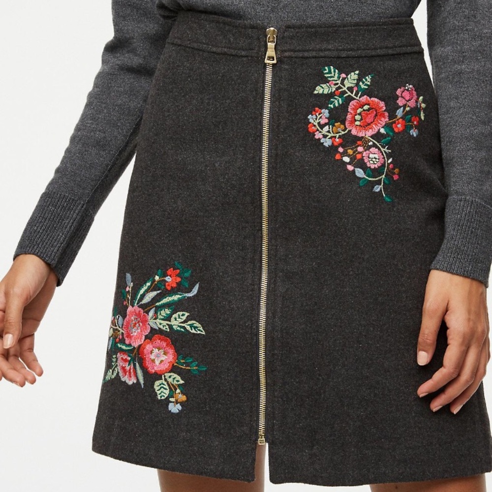 LOFT Gray Floral Embroidered Zip Skirt